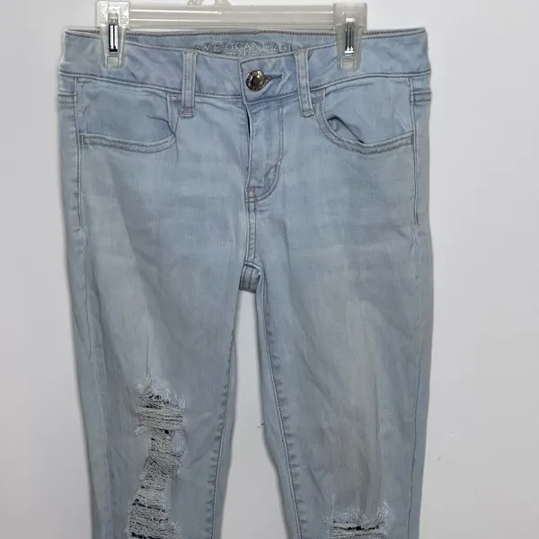 American Eagle Women Super Stretch Light Blue Denim Ripped Jegging jeans size 4‎ - Image 2