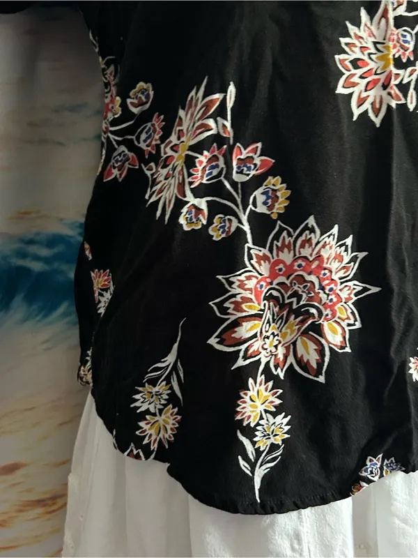 Old Navy Women’s Floral Print V-Neck Women's Top Blouse Black MD - Image 6