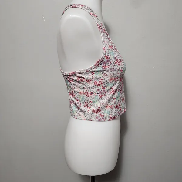 EVCR Kendall Snow Garden Floral Compression Cropped Tank Size Medium - Image 4