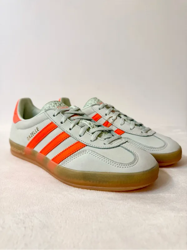 NWT Adidas Gazelle Indoor Linen Green Solar Orange Size 7 - Image 3