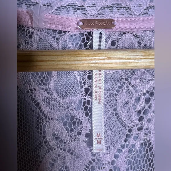 Free People LaLa Lace Mini Dress in Pink. Size Medium - Image 7