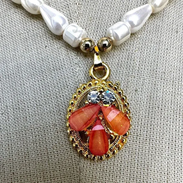 Faux pearl pendant necklace - Image 3