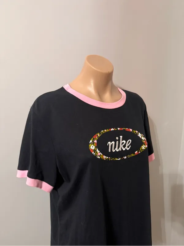 The Nike Tee Black Pink Ringer Floral Embroidered Logo XL Retro - Image 2