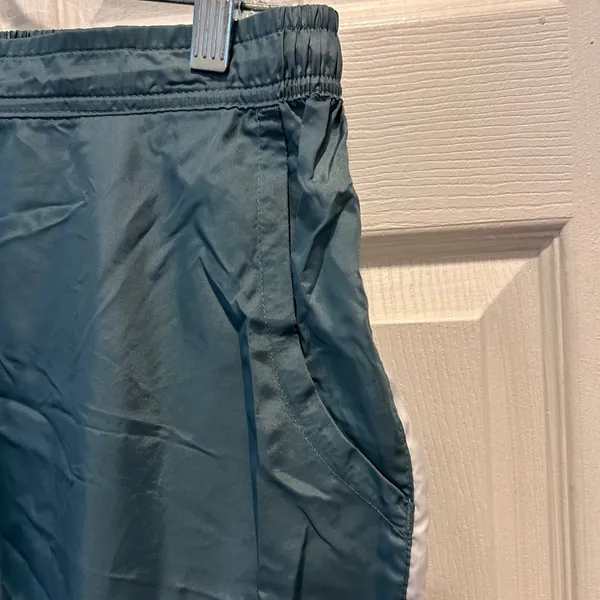 VTG Nike Womens‎ Teal Green Athletic Shorts Side Stripe Pockets L Active Running - Image 3