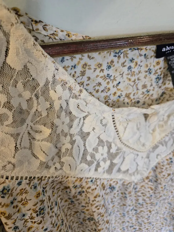 About A Girl Cream Floral Lace Yoke Blouse - Image 2
