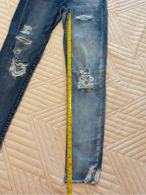 American Eagle Super Hi Rise jeggins Distressed Jeans - Blue Wash Size 4 - Image 9