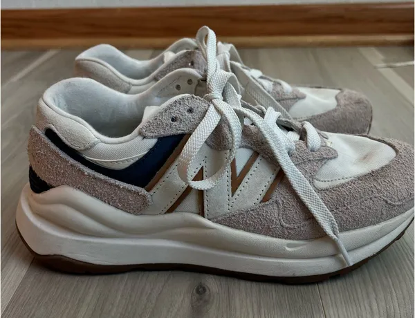 New Balance Chunky Colorful Sneakers Women’s 9.5 - Image 4