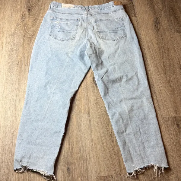 American Eagle Curvy Mom Jeans | Super High Rise | Light Wash Size 18 - Image 2