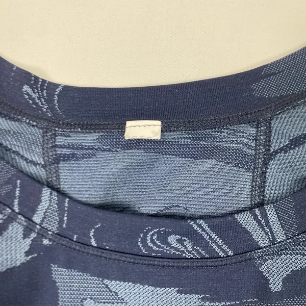 Fabletics‎ Shirt Womens Small Blue Camo Long Sleeve Crewneck Raglan Athletic - Image 2