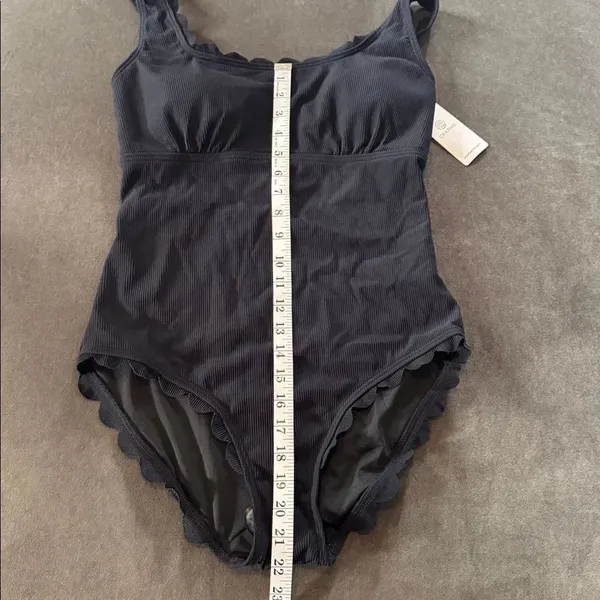 Charmo Women’s Black Scalloped Swimsuit One Piece Square Neck SPF50+ Size M NWT - Image 8