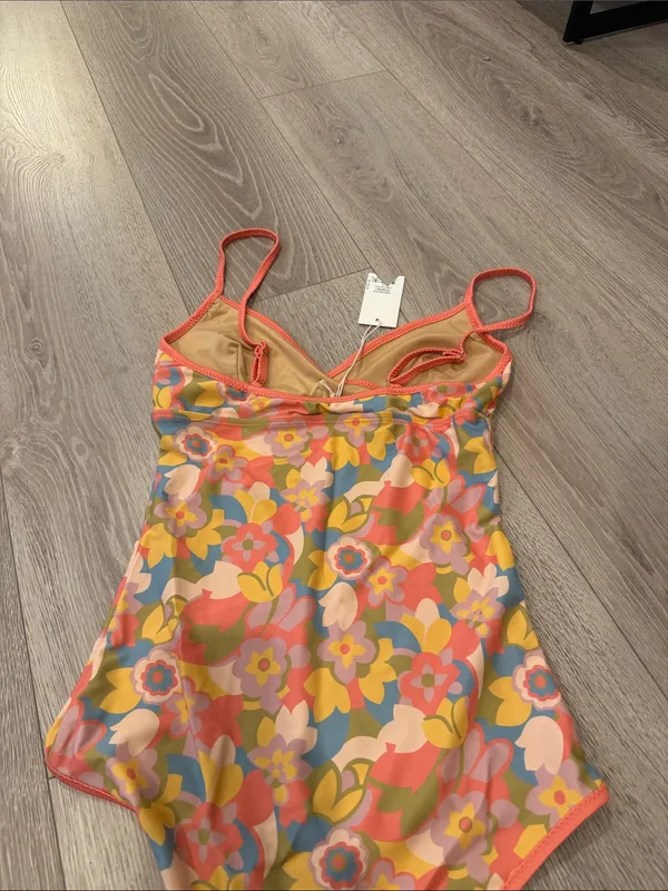 NWT Mollusk Surf Shop Oona One Piece Swimsuit Bathing Suit Small Pink Bouquet - Image 4