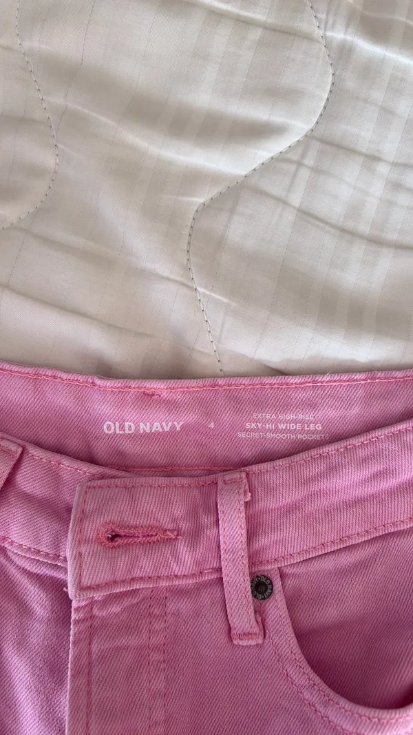 Old navy pink jeans - Image 3