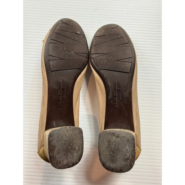 Salvatore Ferragamo Beige Leather Vara Bow Block Heel Pumps Made‎ in Italy sze 6 - Image 6