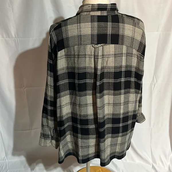 BDG urban outfitters button down long sleeve shirt size medium - Image 4
