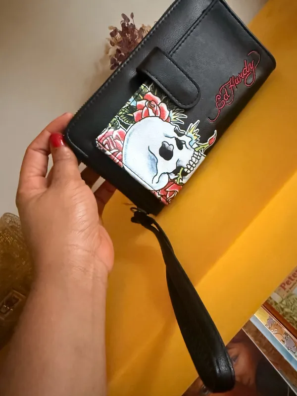 Ed Hardy Black Skull & Roses Zip Around Wristlet Wallet - Image 3