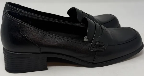 Covington Women's Black Henny Penny Loafers Size 7 1/2 - Image 2