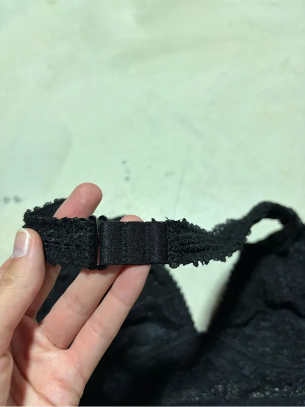 Victoria’s secret Black Lace halter Bralette bra large - Image 5