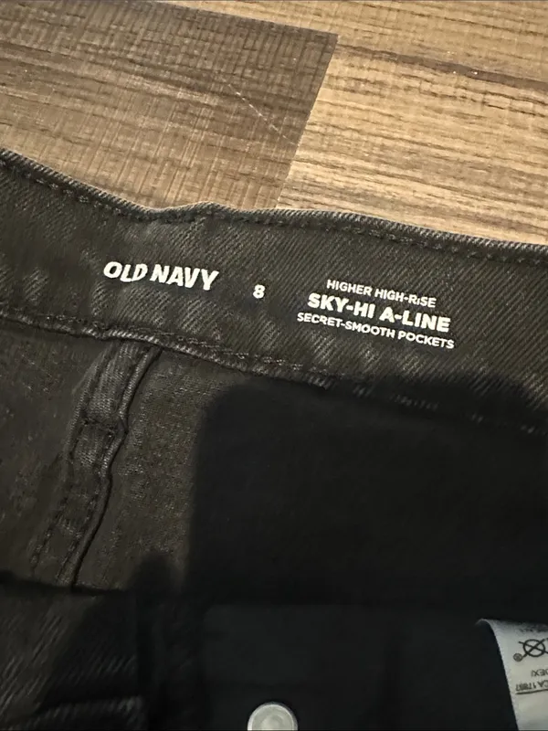 Old Navy Black Sky-Hi A-Line Denim Shorts - Image 4