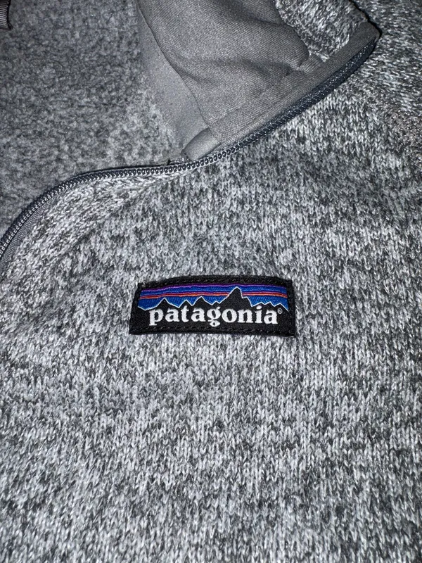 Women’s Patagonia Pullover 1/4 Zip Like New Size Medium - Image 2