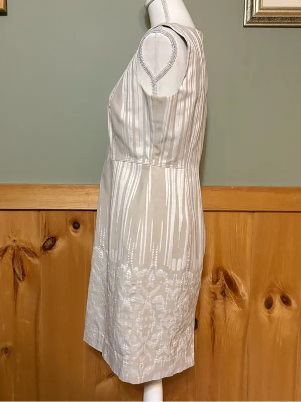 Calvin Klein Sleeveless Beige and White Textured Sheath Dress size 6 - Image 3
