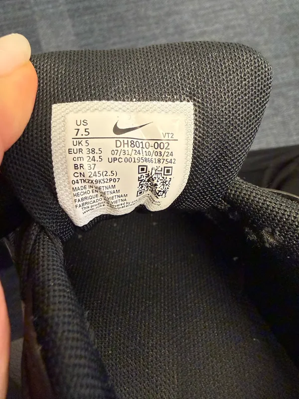 Nike Air Max 90 black and white sneakers - Image 5