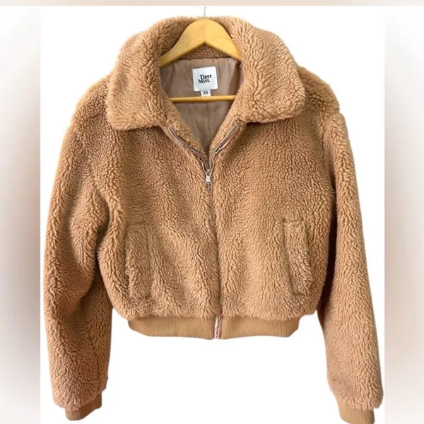 Tiger Mist Women’s Tan Brown Teddy Plush Cropped Bomber Jacket Pockets‎ Zip XS - Image 2