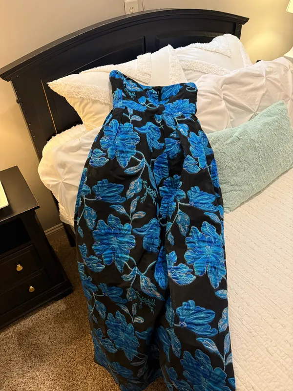 Lulus Prom Dress - Image 4
