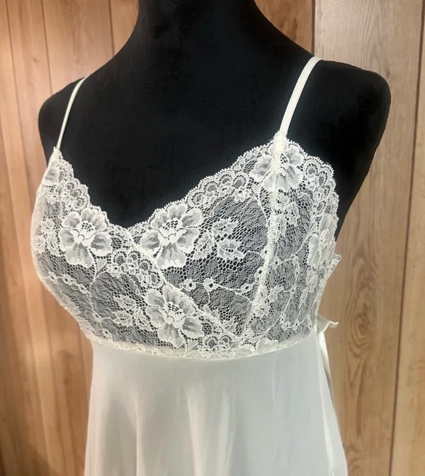 Victorias Secret Vintage 1999” Ivory Lace Lingerie - Image 3