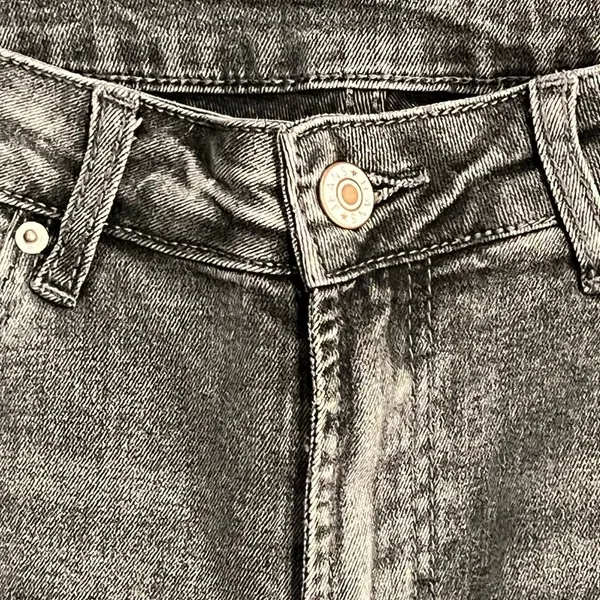 Women’s Size 8 Wide Leg Jeans - Image 3