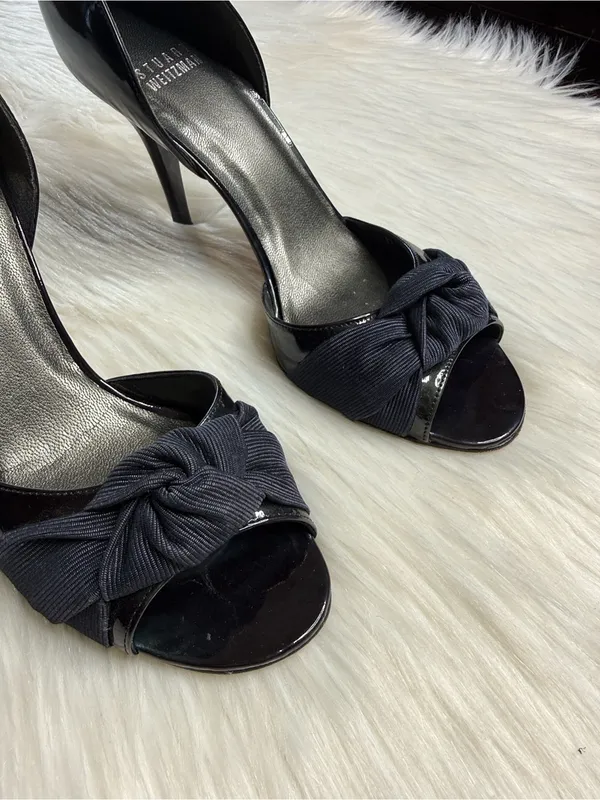 Stuart Weitzman Dark Navy Patent Leather Knotted Bow Heels - Image 4