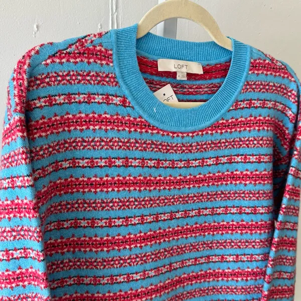 NWT Loft‎ Women’s Crewneck Vibrant Knit Sweater Blue Red XS - Image 4