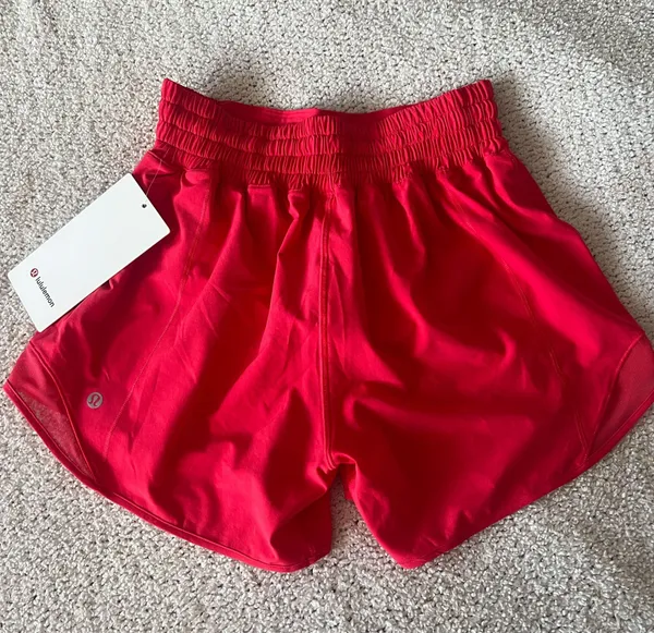Lululemon Shorts Hotty Hot - Image 3