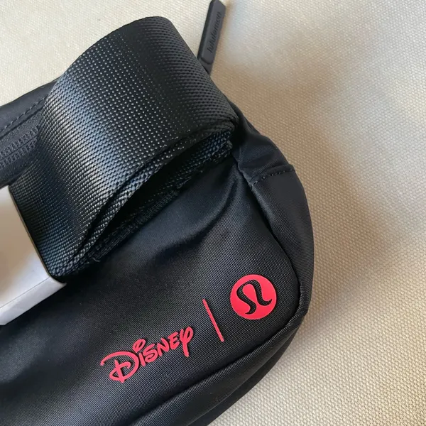 Disney x lululemon Everywhere Belt Bag 1L Mickey in Motion Graphic - Image 6