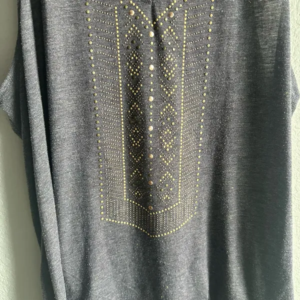 🩶Knox Rose Charcoal Grey and Good Sparkle Embellished V-neck Tank Top - Image 4