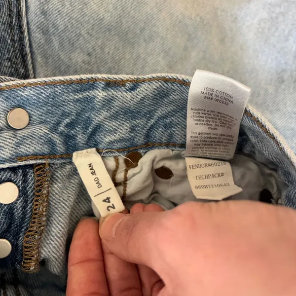 PacSun Two Tone Denim Dad Jeans High Waisted Button‎ Fly Raw Hem Size 24 Grunge - Image 3