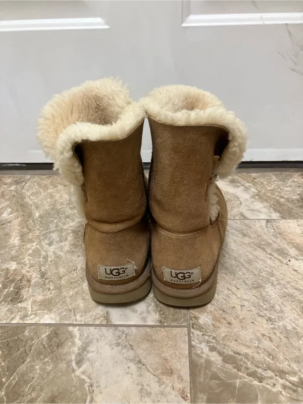UGG Chestnut Bailey Button Boots - Image 3