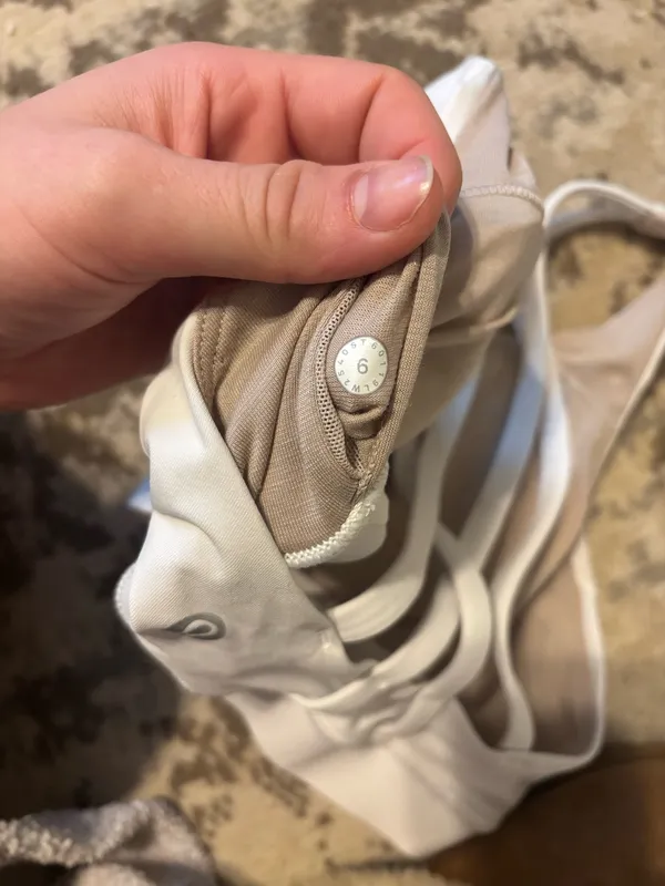 Lululemon Energy Sports Bra 6 White - Image 3
