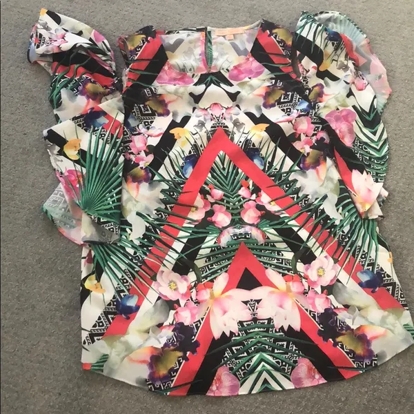 Gibson and Latimer cold shoulder top J - Image 7