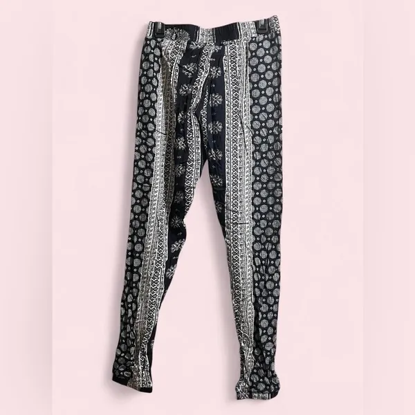 Black and White Patterned Pants Size L - Image 2