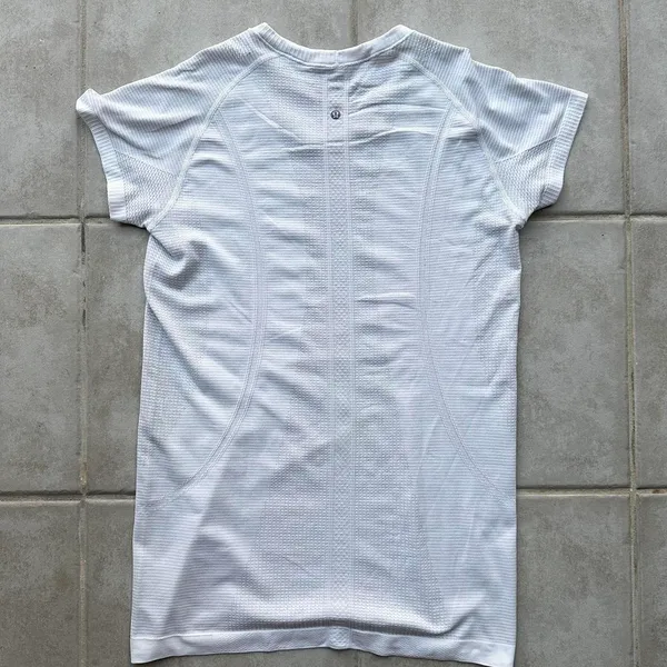 Lululemon Swiftly Tech Short Sleeve Shirt  - Image 3