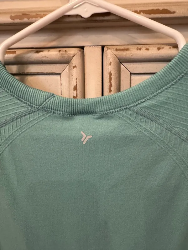 Teal Old Navy Workout Top - Image 4