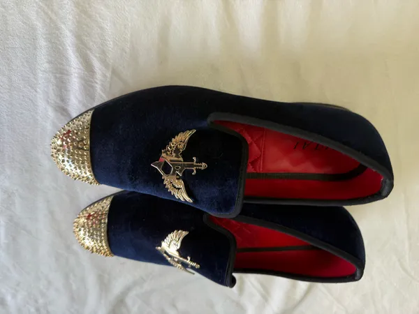 JITAI Men's Navy Blue Velvet Loafers - Gold Spiked Toe & Winged Sword Emblem - Size 10 - Image 6