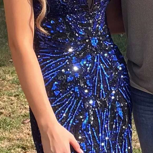 Primavera Couture Sparkling Royal Blue Sequin Evening Dress - Image 2