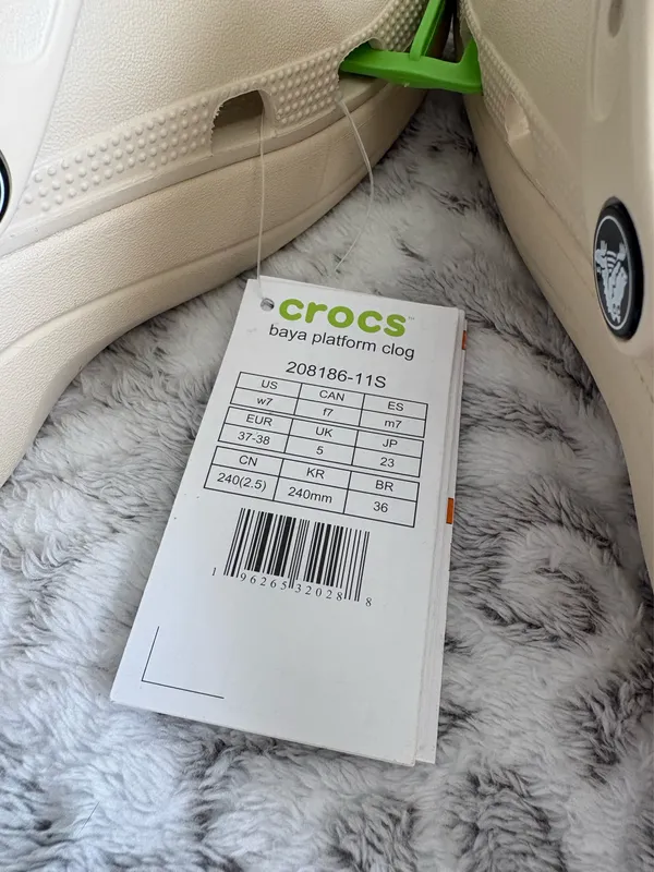 NWT Crocs Baya Platform - Image 6