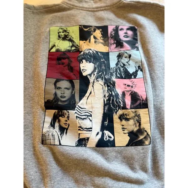 Taylor Swift Eras Tour Sweatshirt Size M Gray Graphic Logo 1/4 Zip Official Merc - Image 8