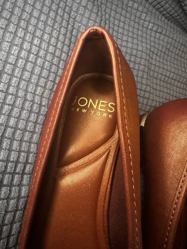 Jones New York Women's Quadia Pointed Toe Quilted Loafers - Image 4