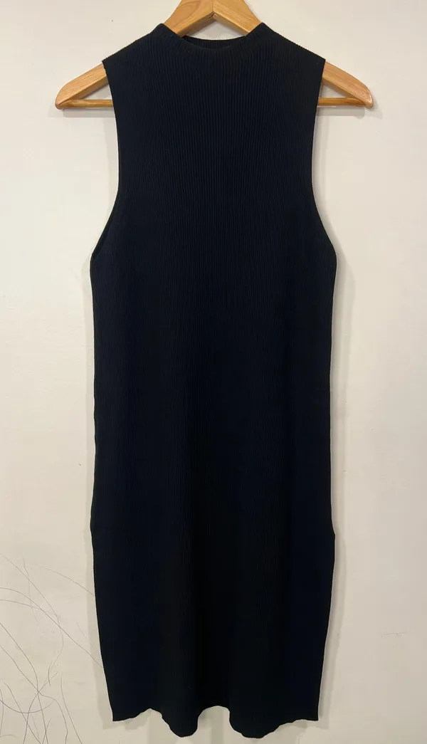 Anthropologie Black Slim Ribbed MIDI dress M - Image 4