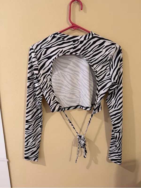SHEIN Black & White Zebra-Print Wrap Tie Crop Top - Image 4