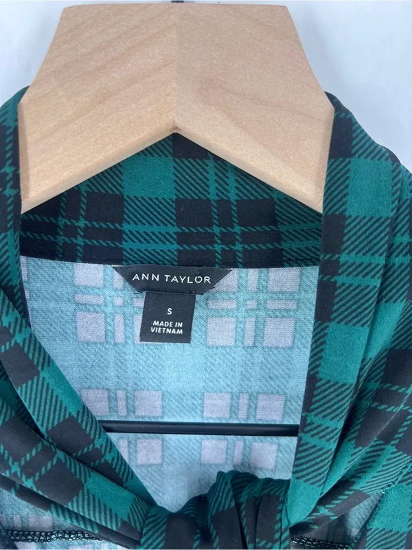 Ann Taylor Stretch Jersey Knit Green Black Plaid Tie-Neck Blouse Size S‎ - Image 3