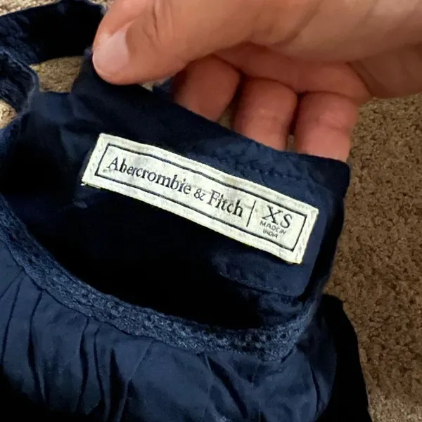 Abercrombie xs navy dress - Image 6